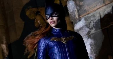 Leslie Grace sebagai Batgirl